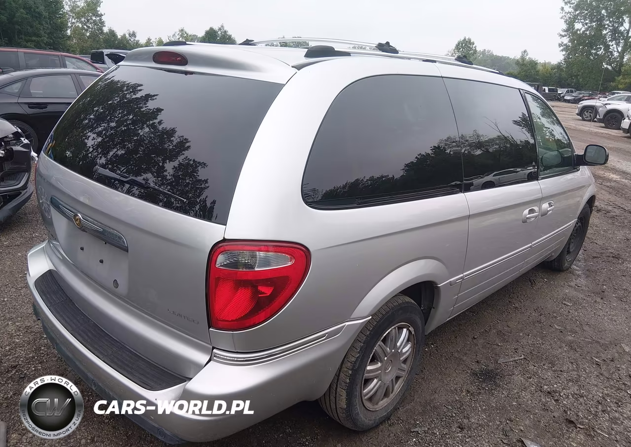 2005 Chrysler Town & Country Limited VIN:2C8GP64L65R418429 - 4