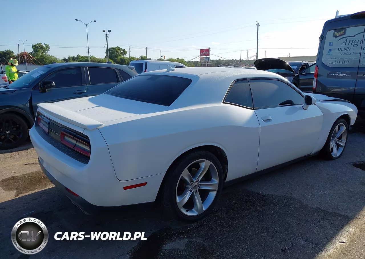 2017 Dodge Challenger Sxt VIN:2C3CDZAG6HH665966 - 4