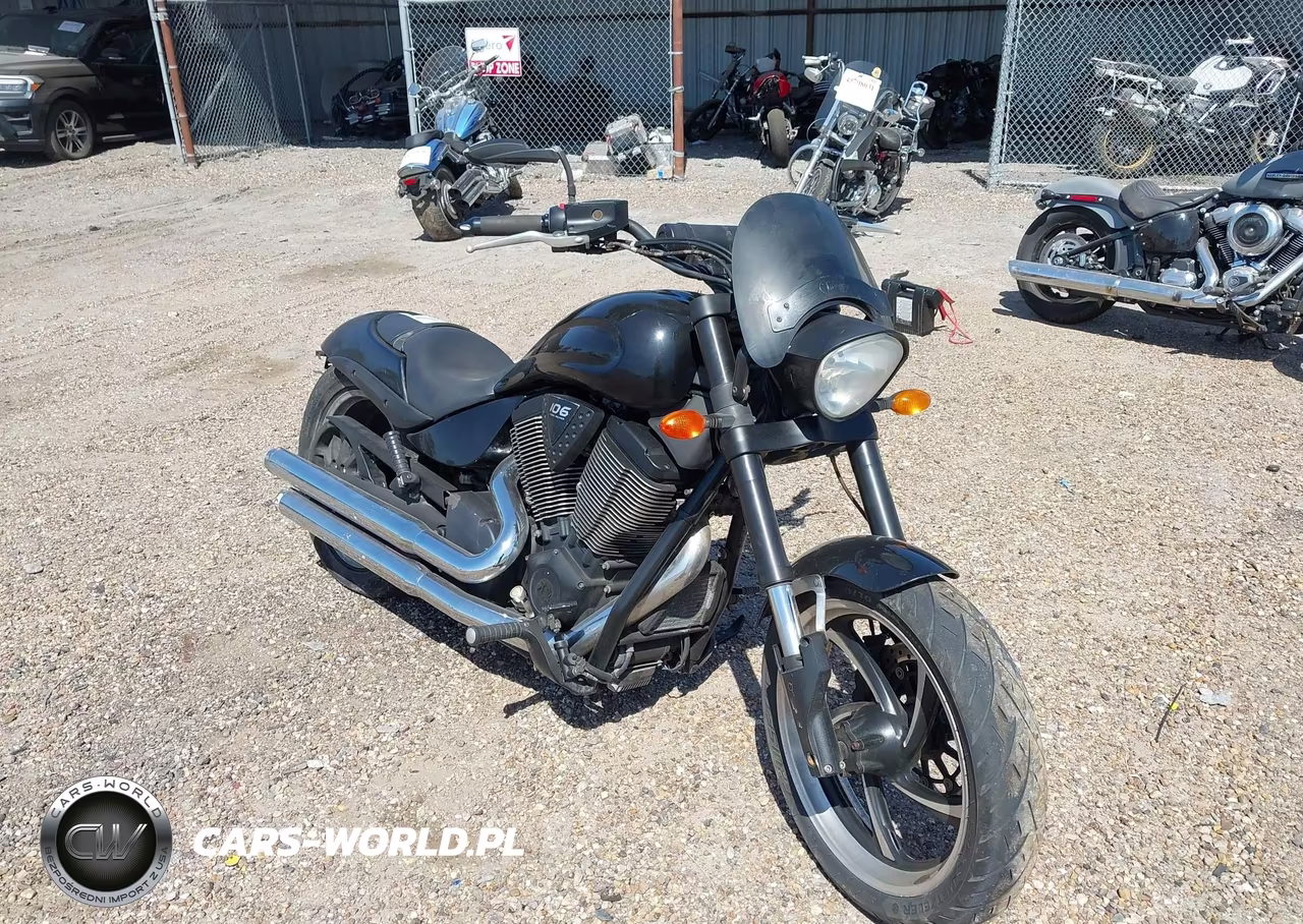 2013 Victory Motorcycles Hammer 8-Ball – zdjęcie 1 z 13