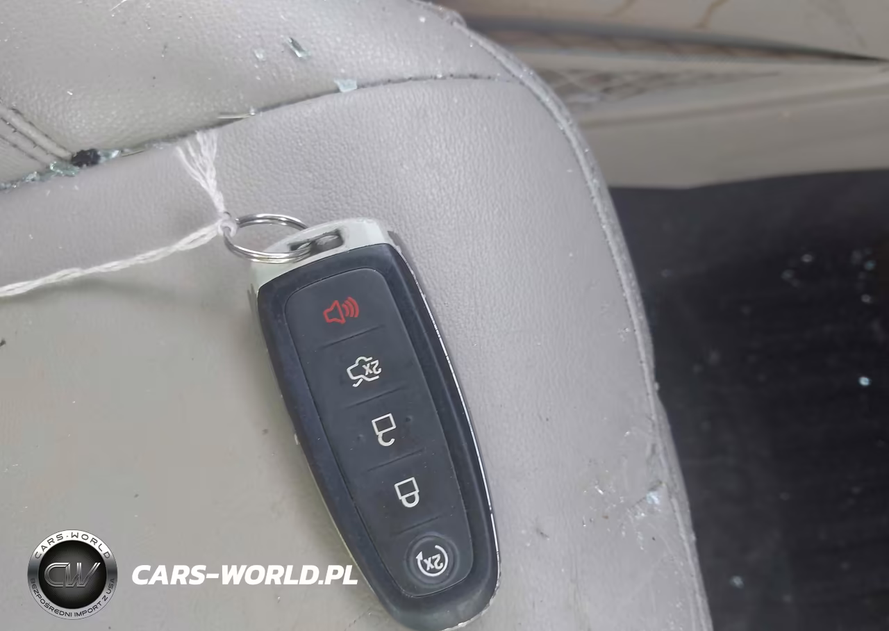 2018 Ford Escape Titanium VIN:1FMCU0J90JUD25994 - 11
