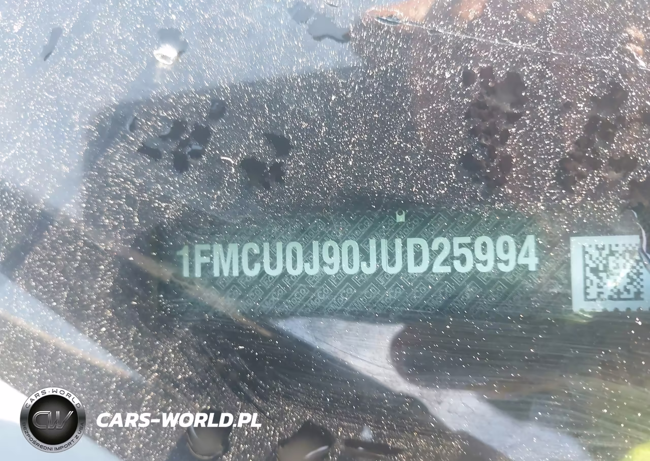 2018 Ford Escape Titanium VIN:1FMCU0J90JUD25994 - 9