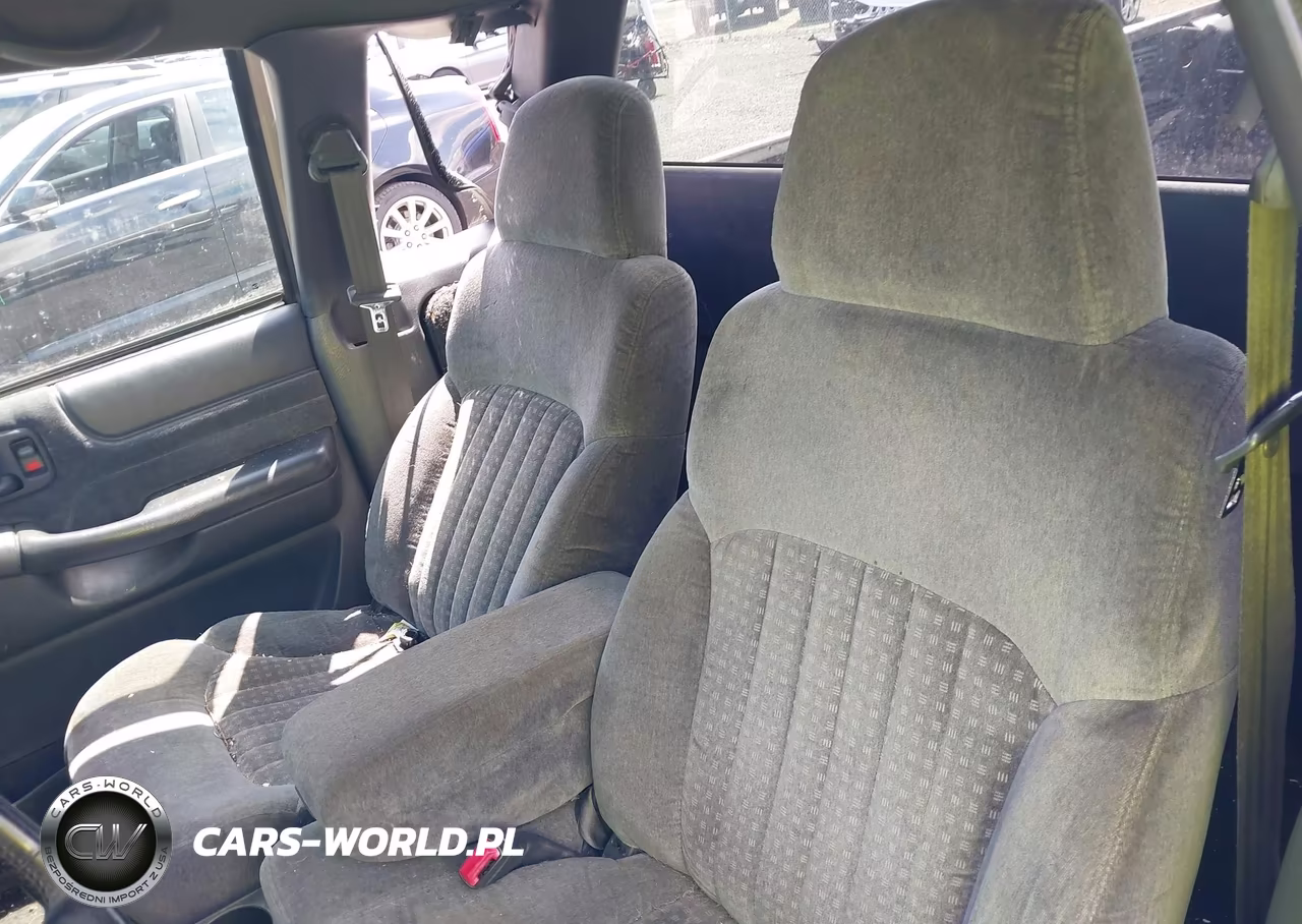 2001 Chevrolet S-10 Ls VIN:1GCCS19W618100692 - 8