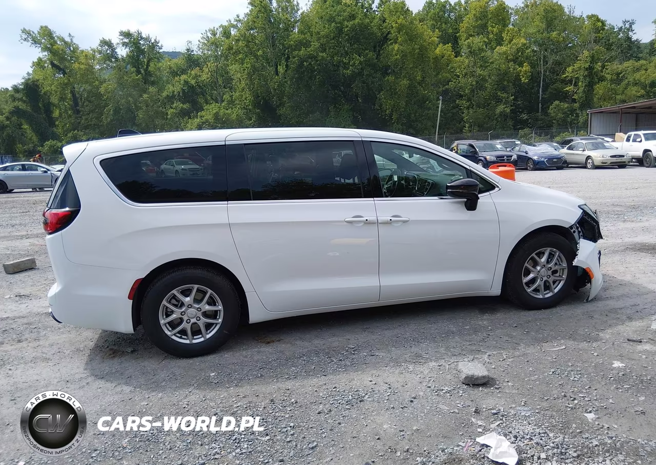 2027 Chrysler Pacifica VIN:2C4RC1BG8VR587561 - 13