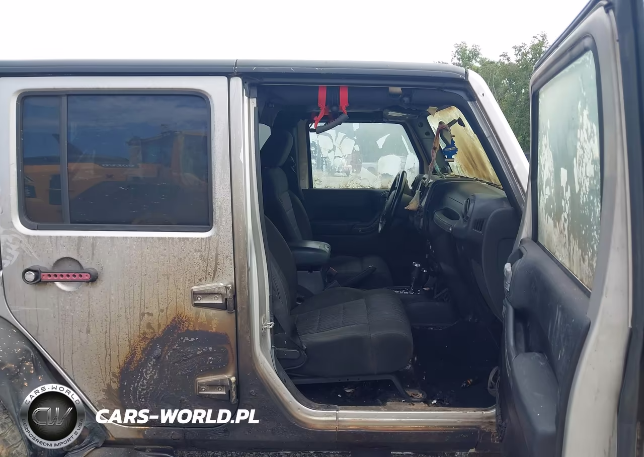 2012 Jeep Wrangler Unlimited Sport VIN:1C4HJWDG6CL124626 - 5