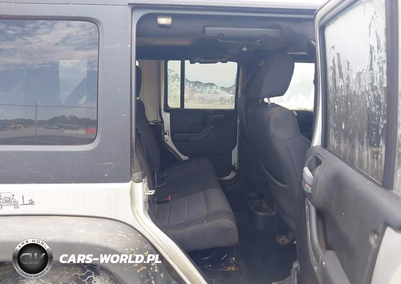 2012 Jeep Wrangler Unlimited Sport VIN:1C4HJWDG6CL124626 - 8