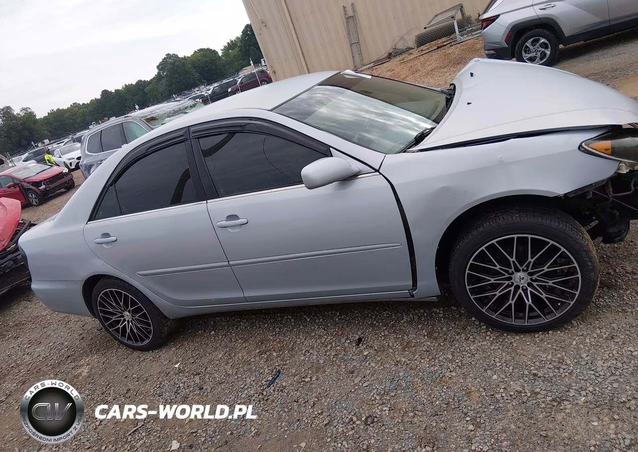 2005 Toyota Camry Le VIN:4T1BE32K55U640842 - 13