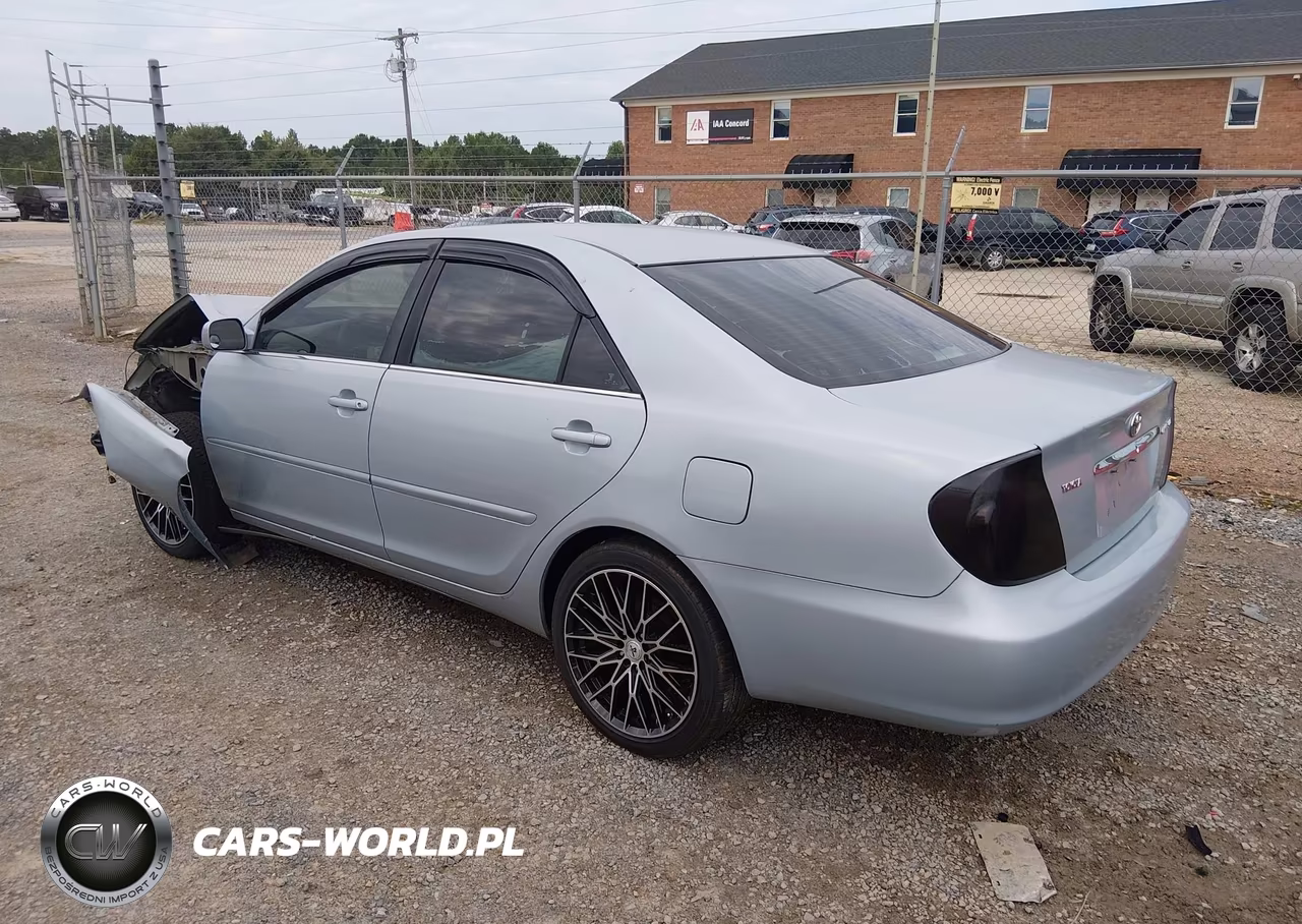 2005 Toyota Camry Le VIN:4T1BE32K55U640842 - 3