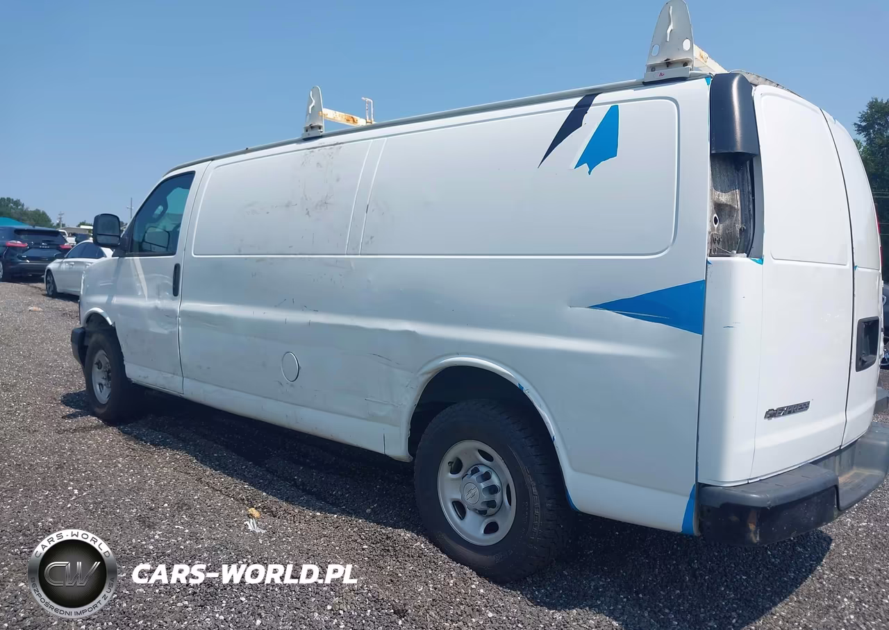 2019 Chevrolet Express 2500 Cargo Utility - Service Van VIN:1GCWGBFP7K1204118 - 3