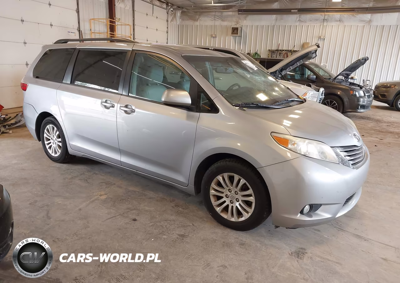 2017 Toyota Sienna Xle Premium 8 Passenger