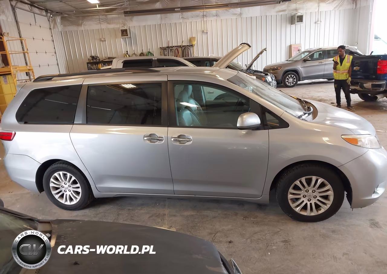 2017 Toyota Sienna Xle Premium 8 Passenger VIN:5TDYZ3DCXHS799891 - 13