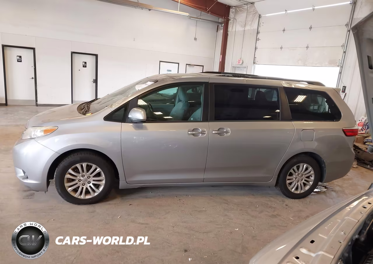 2017 Toyota Sienna Xle Premium 8 Passenger VIN:5TDYZ3DCXHS799891 - 14