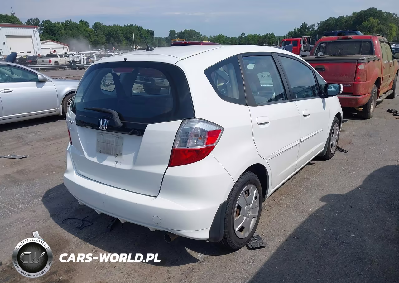 2012 Honda Fit VIN:JHMGE8H30CS003100 - 4