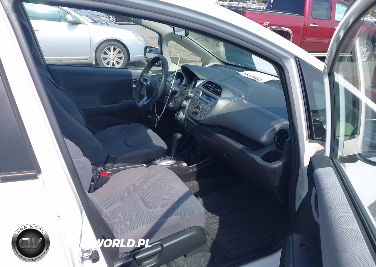 2012 Honda Fit VIN:JHMGE8H30CS003100 - 5