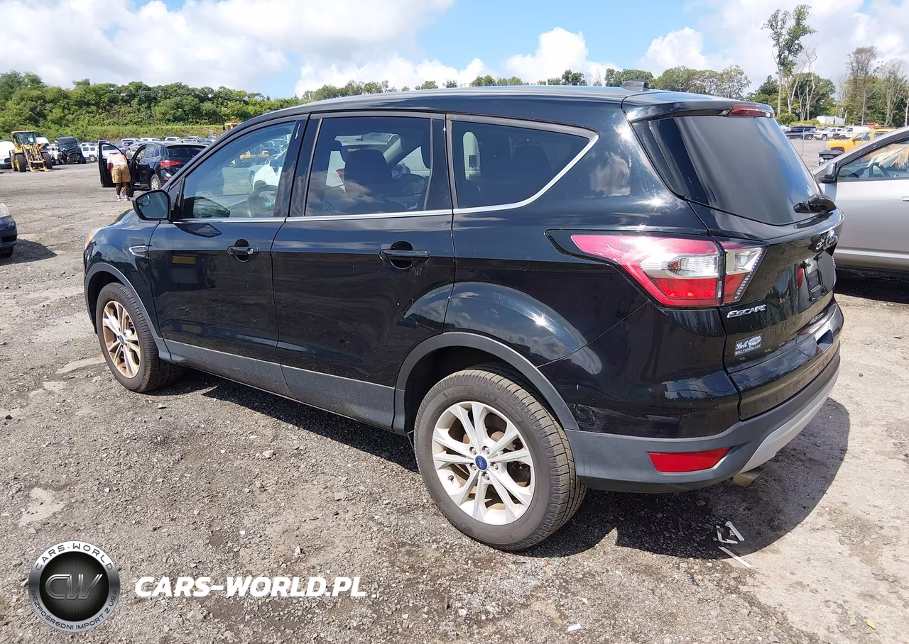 2017 Ford Escape Se VIN:1FMCU9GD2HUE50800 - 3
