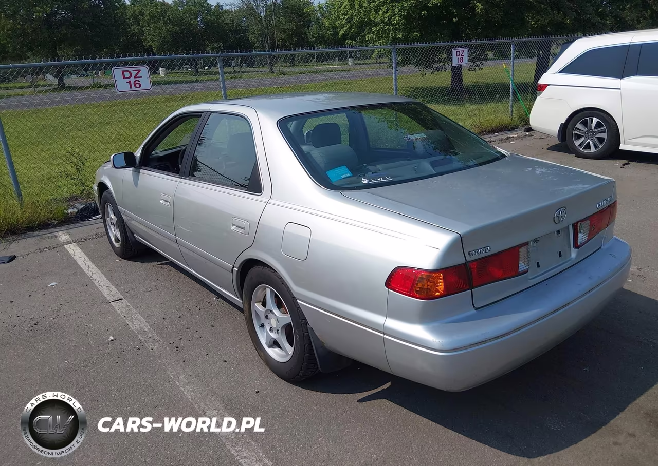 2000 Toyota Camry Le VIN:JT2BG22K9Y0449308 - 3