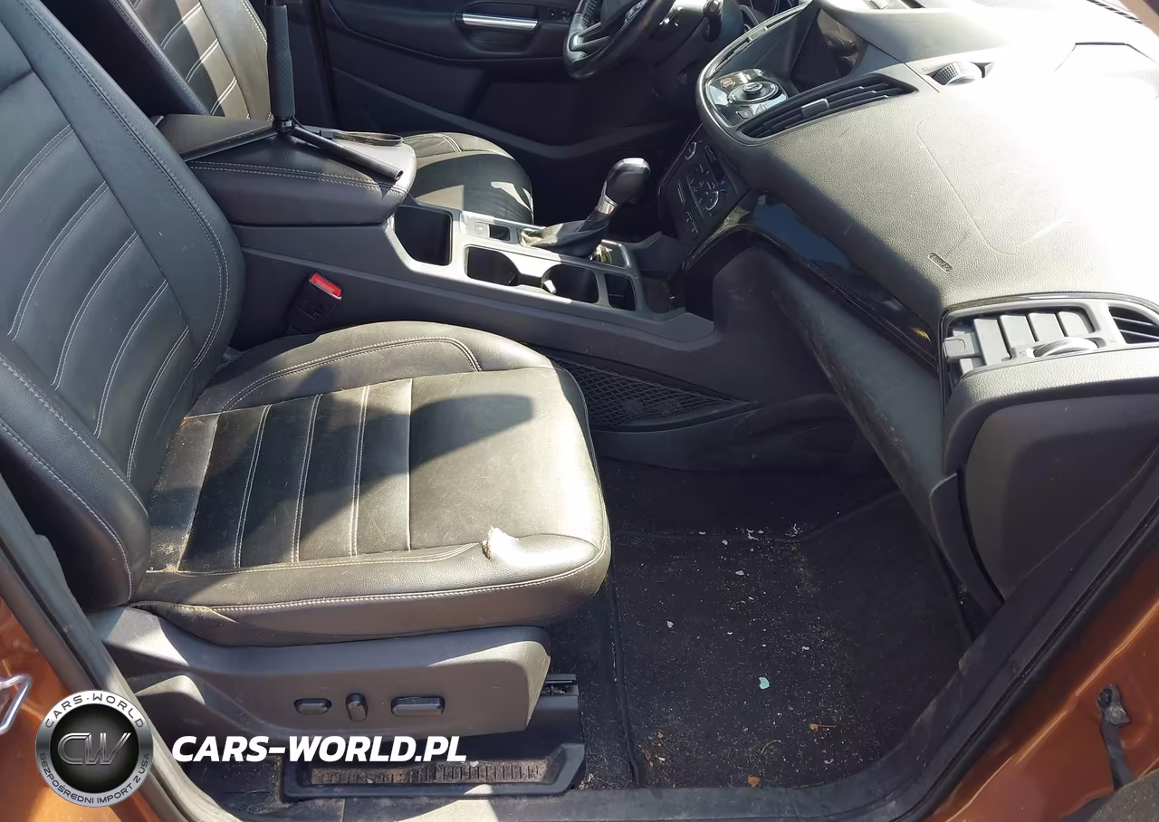 2017 Ford Escape Titanium VIN:1FMCU9JD5HUA86364 - 5