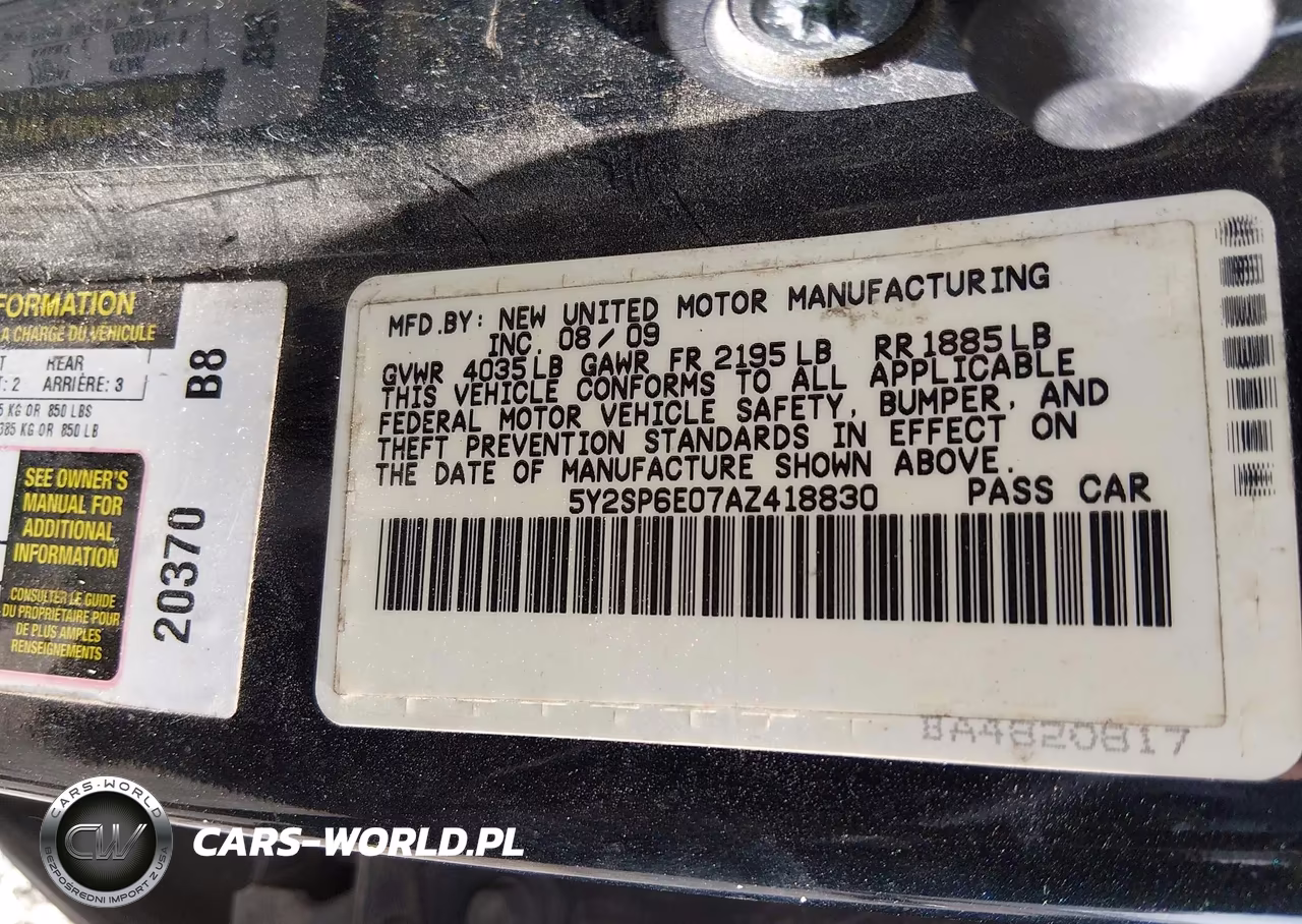 2010 Pontiac Vibe VIN:5Y2SP6E07AZ418830 - 9