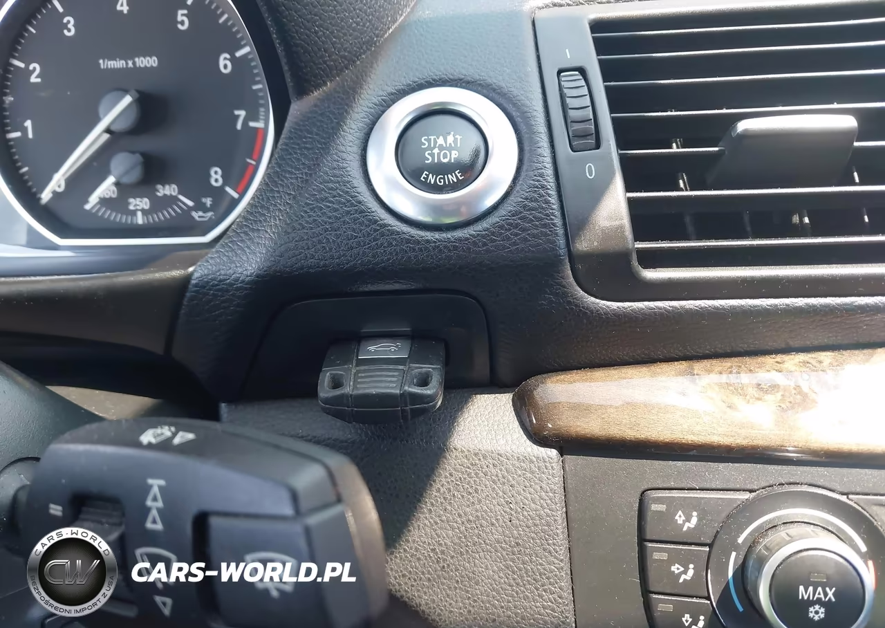 2012 BMW 135I VIN:WBAUC9C52CVM12686 - 11
