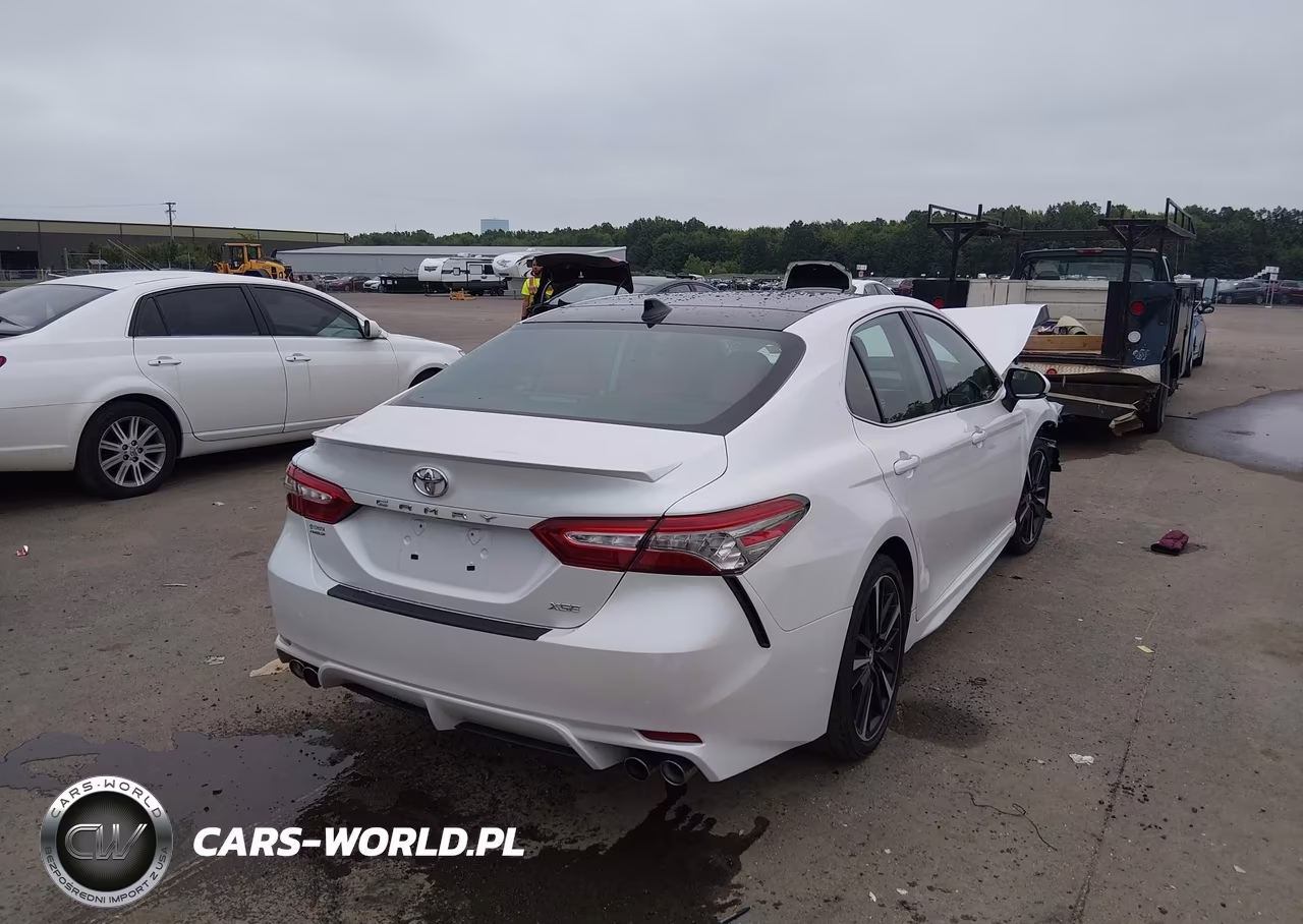 2019 Toyota Camry Xse VIN:4T1B61HK3KU749868 - 4
