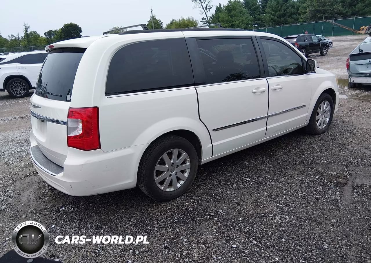 2013 Chrysler Town & Country Touring VIN:2C4RC1BG6DR743627 - 4