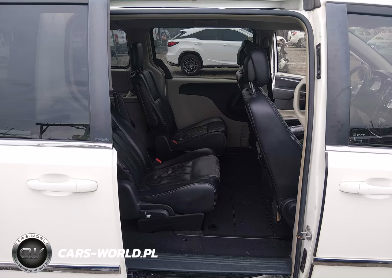 2013 Chrysler Town & Country Touring VIN:2C4RC1BG6DR743627 - 8