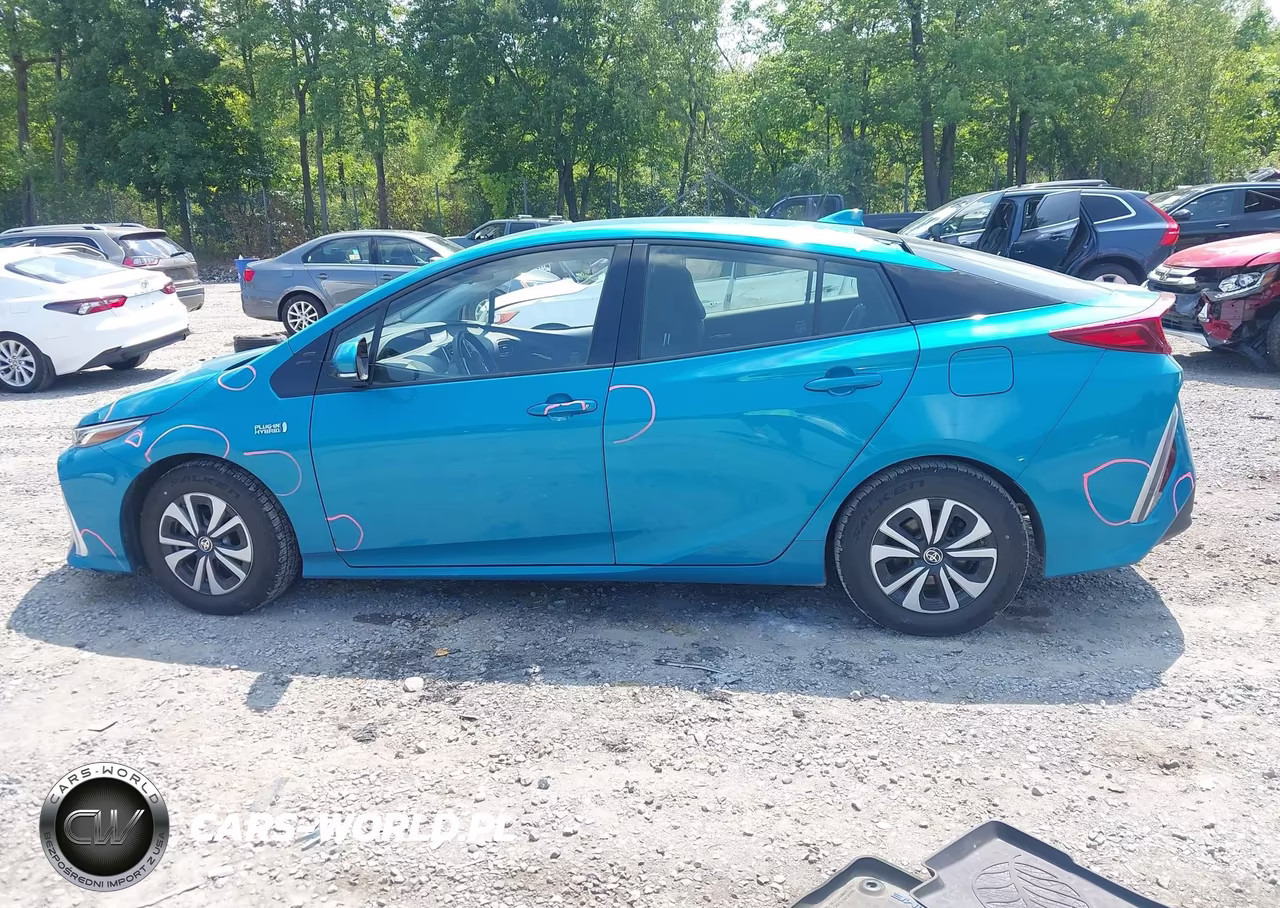 2018 Toyota Prius Prime Plus VIN:JTDKARFP3J3083096 - 14