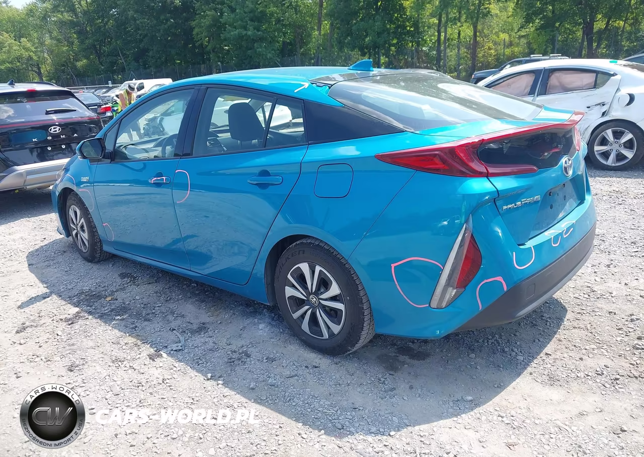 2018 Toyota Prius Prime Plus VIN:JTDKARFP3J3083096 - 3