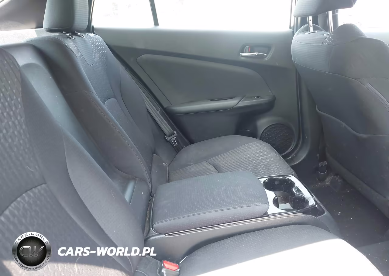 2018 Toyota Prius Prime Plus VIN:JTDKARFP3J3083096 - 8