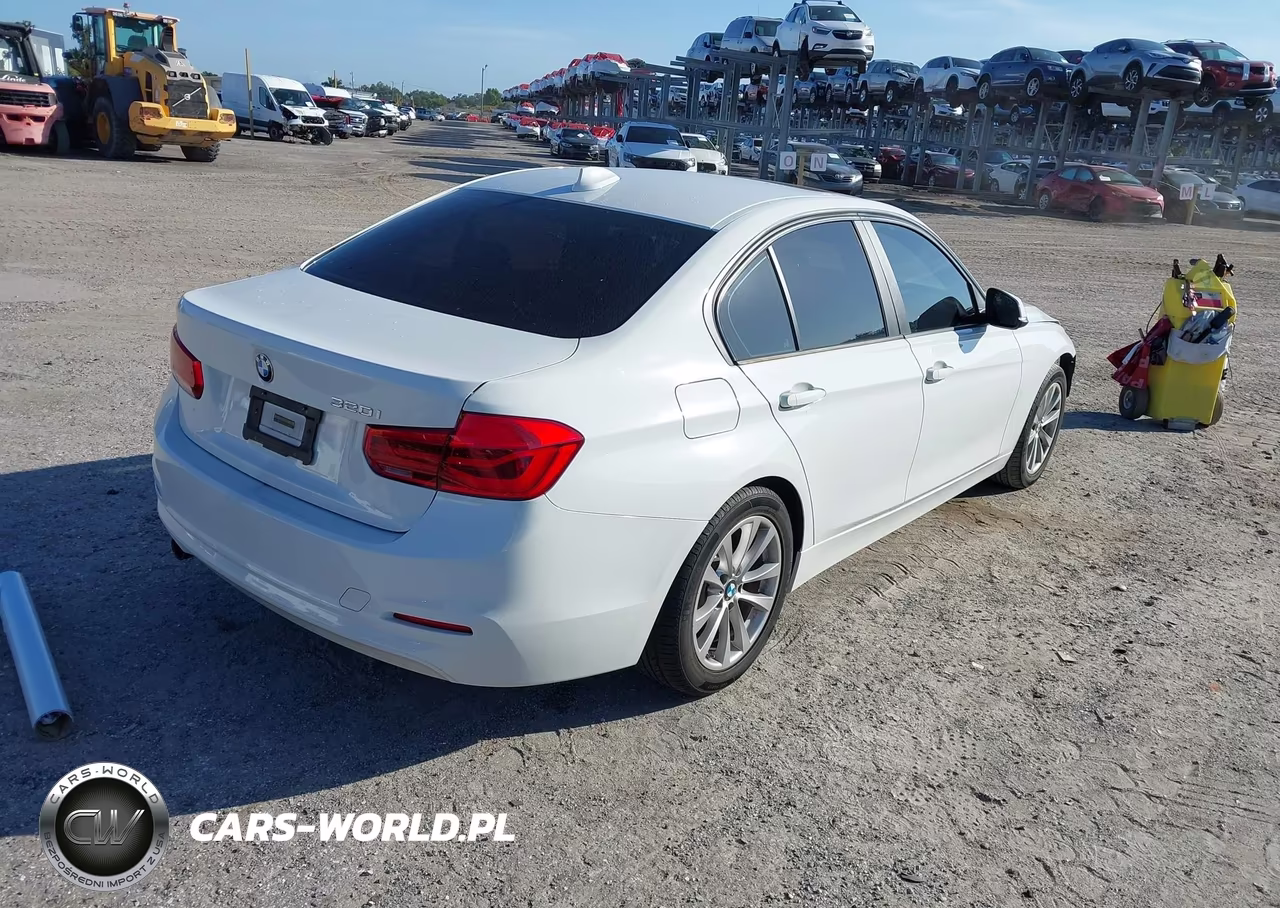 2018 BMW 320I VIN:WBA8E1G5XJNU93425 - 4