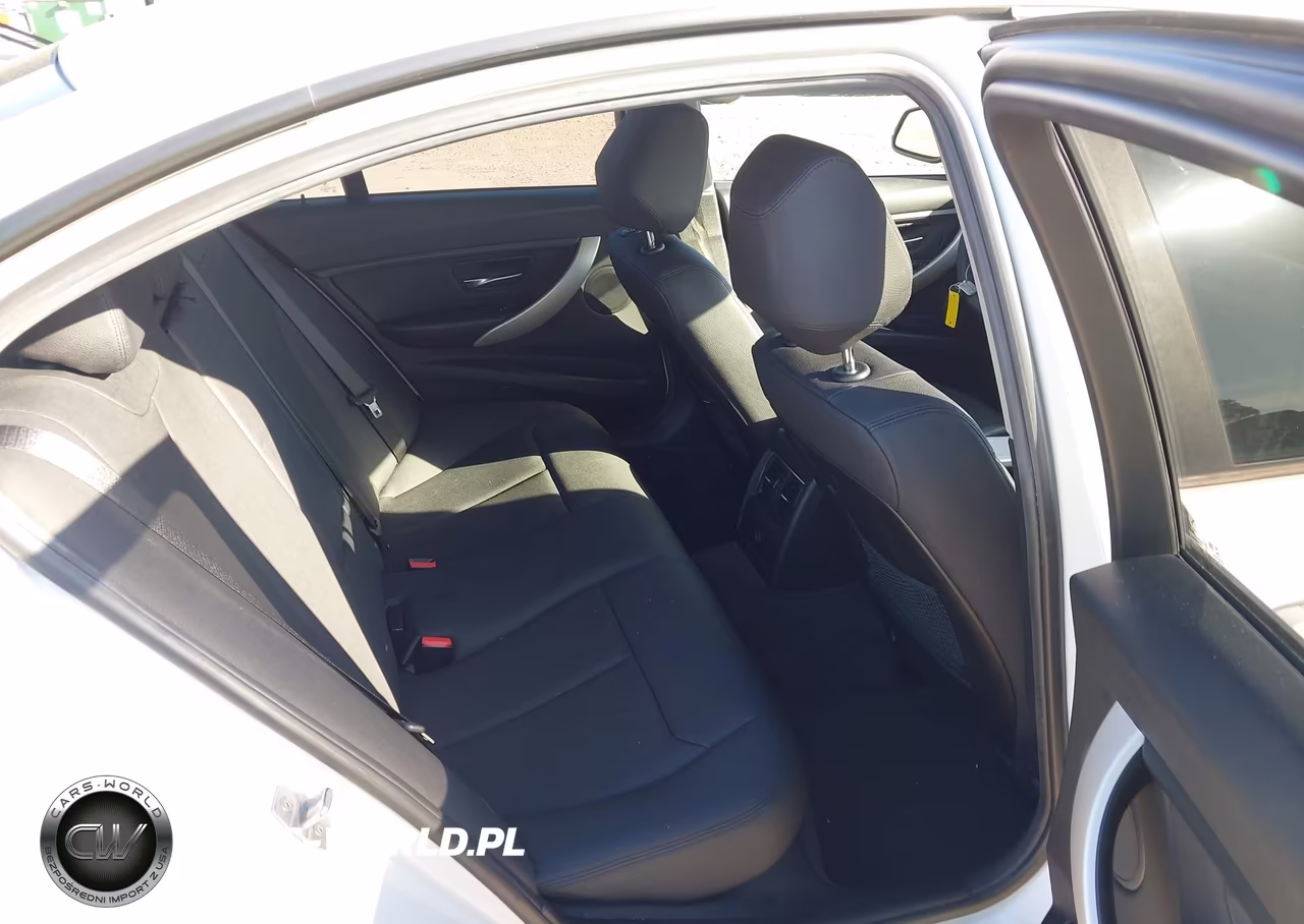 2018 BMW 320I VIN:WBA8E1G5XJNU93425 - 8
