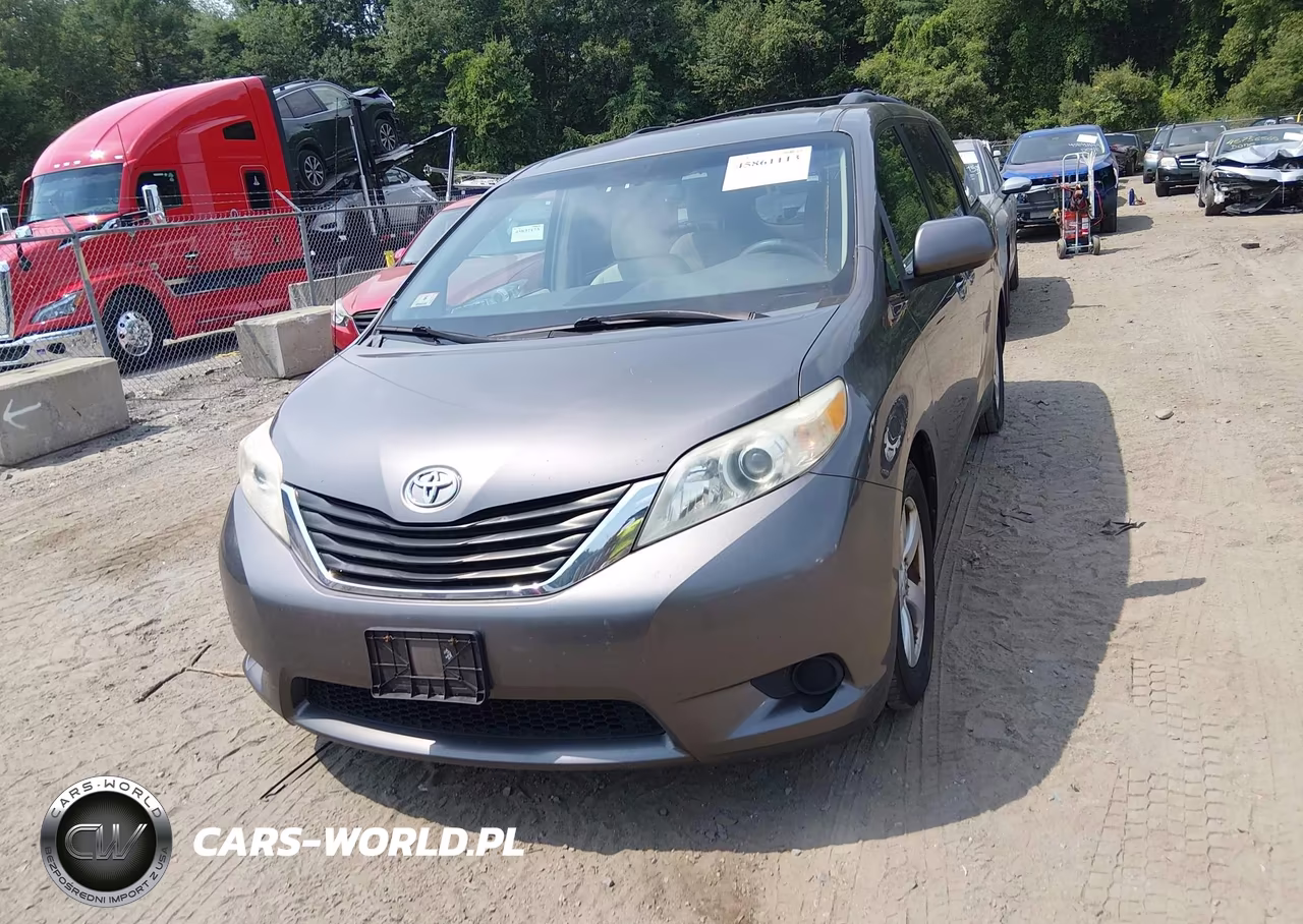2011 Toyota Sienna Le V6 VIN:5TDKK3DC1BS042928 - 12