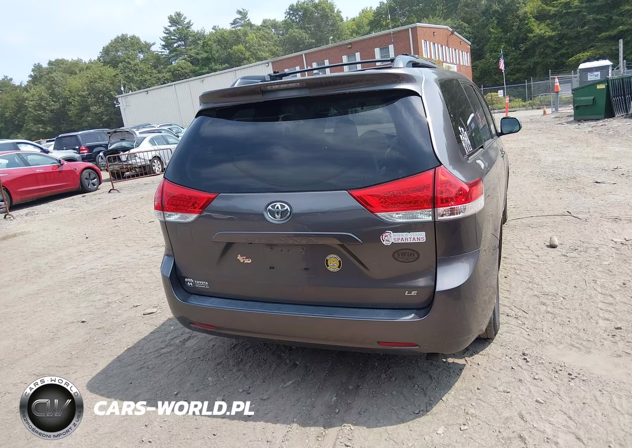 2011 Toyota Sienna Le V6 VIN:5TDKK3DC1BS042928 - 16