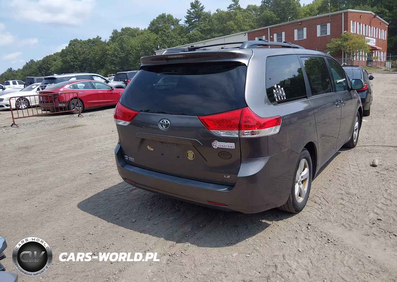 2011 Toyota Sienna Le V6 VIN:5TDKK3DC1BS042928 - 4