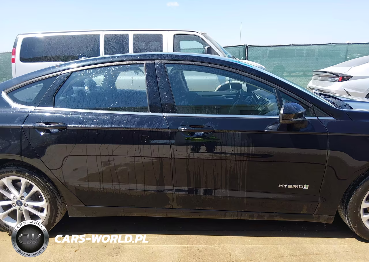2019 Ford Fusion Hybrid Se VIN:3FA6P0LU0KR100421 - 19