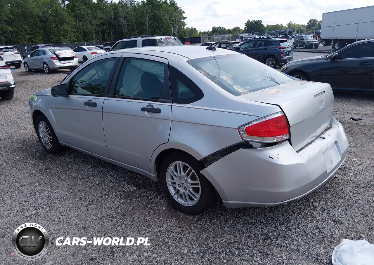 2010 Ford Focus Se VIN:1FAHP3FN7AW209355 - 3