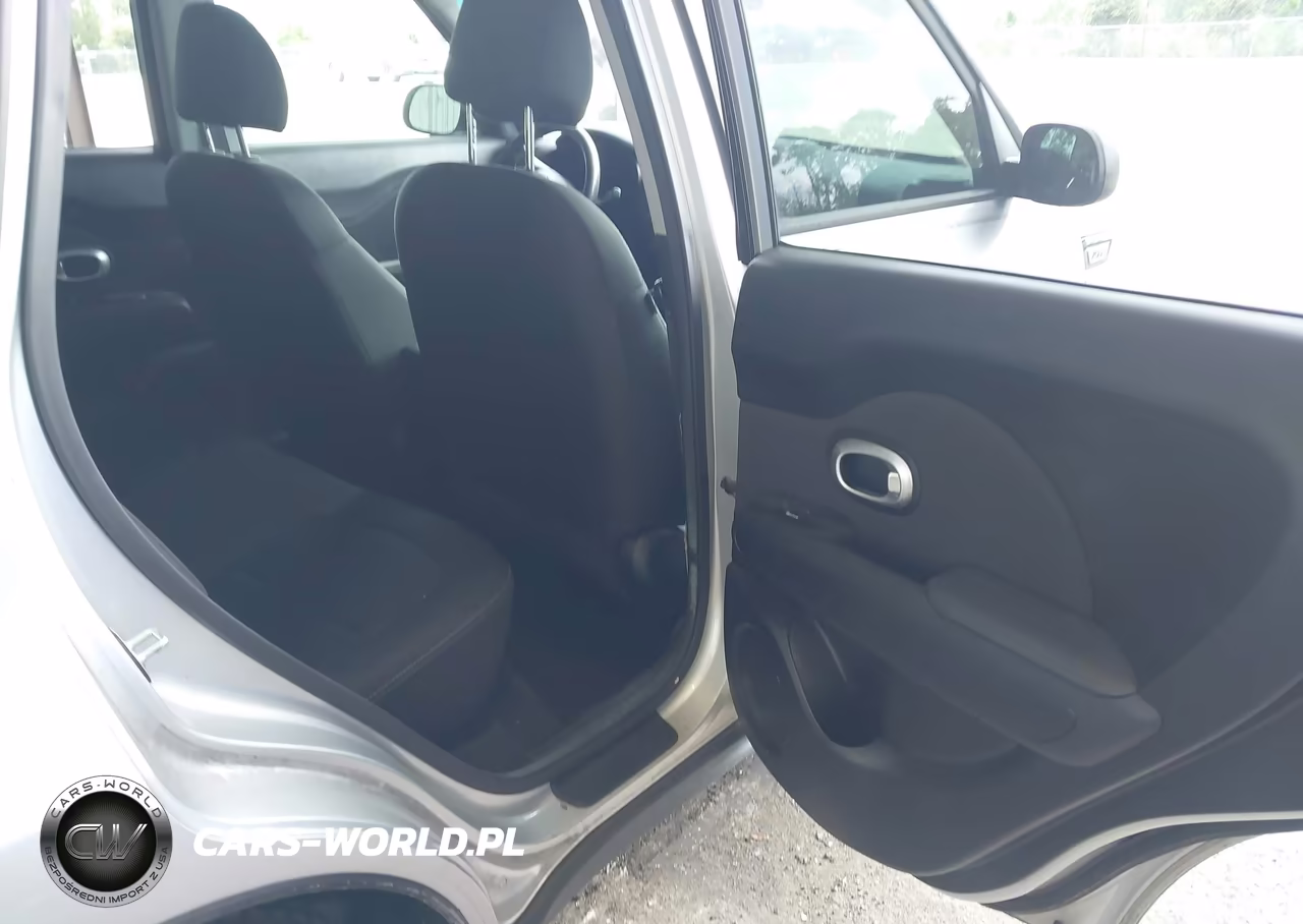2018 Kia Soul VIN:KNDJN2A25J7596765 - 8