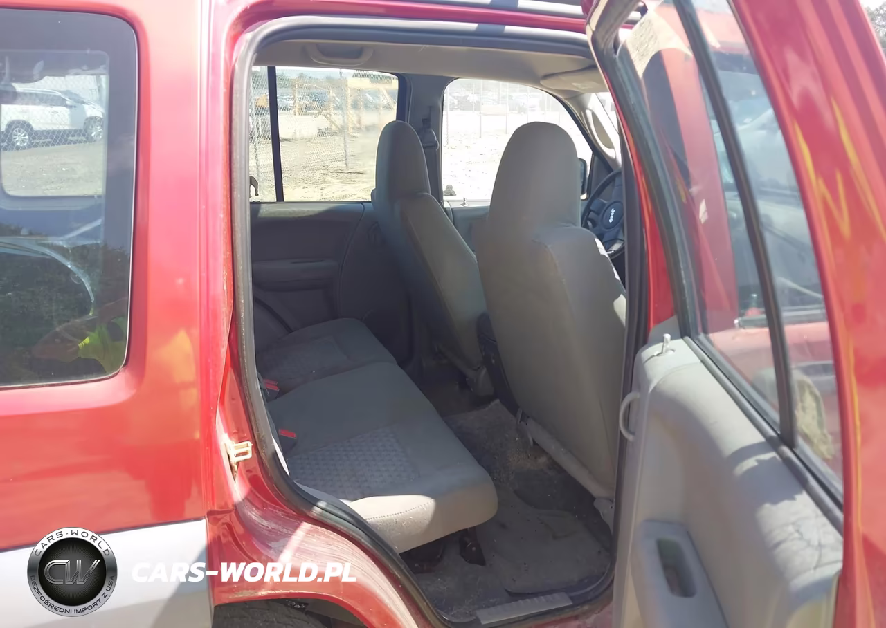 2005 Jeep Liberty Sport VIN:1J4GL48K75W703824 - 8