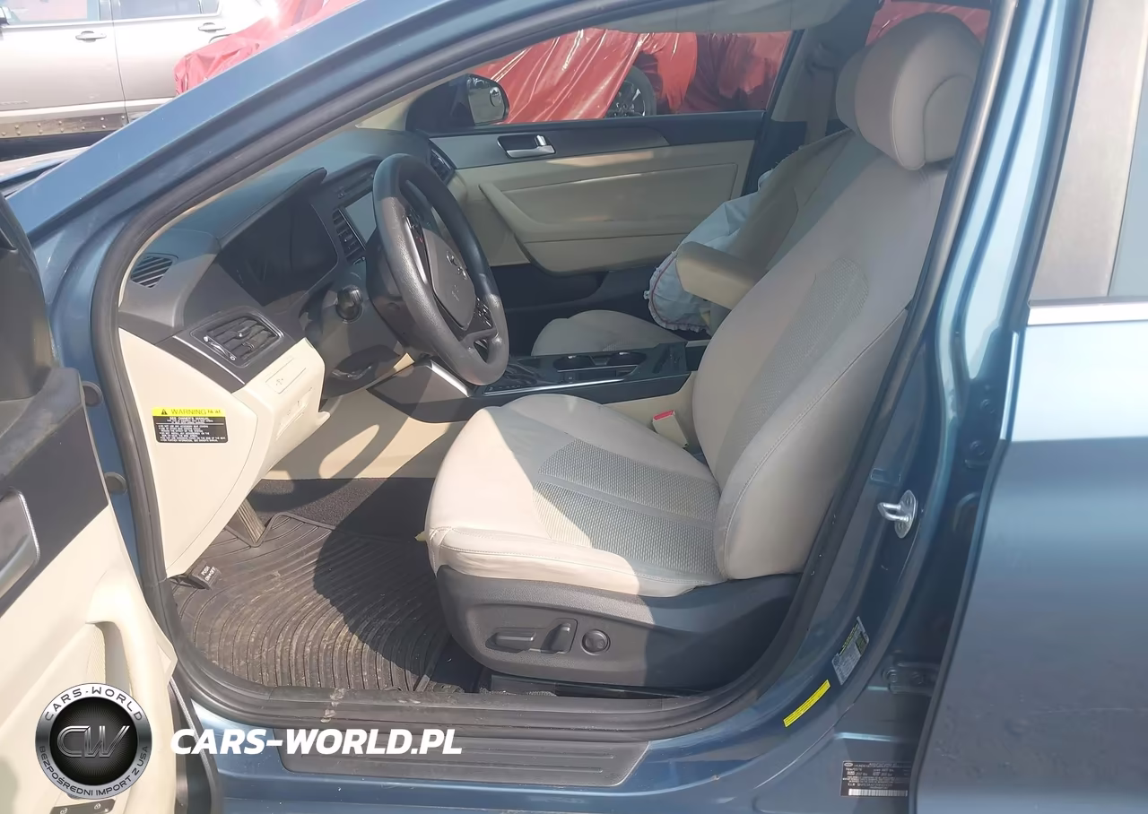2017 Hyundai Sonata Sport VIN:5NPE34AF2HH524515 - 5