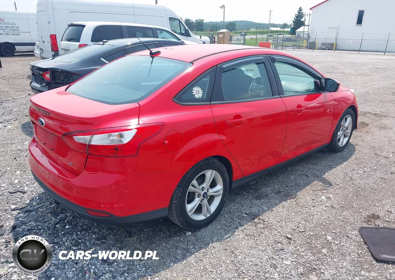 2014 Ford Focus Se VIN:1FADP3F22EL159086 - 4