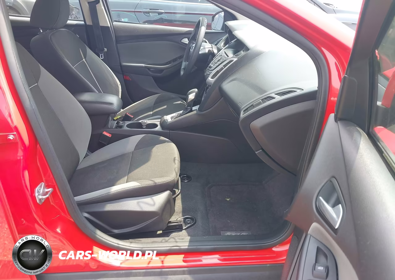 2014 Ford Focus Se VIN:1FADP3F22EL159086 - 5