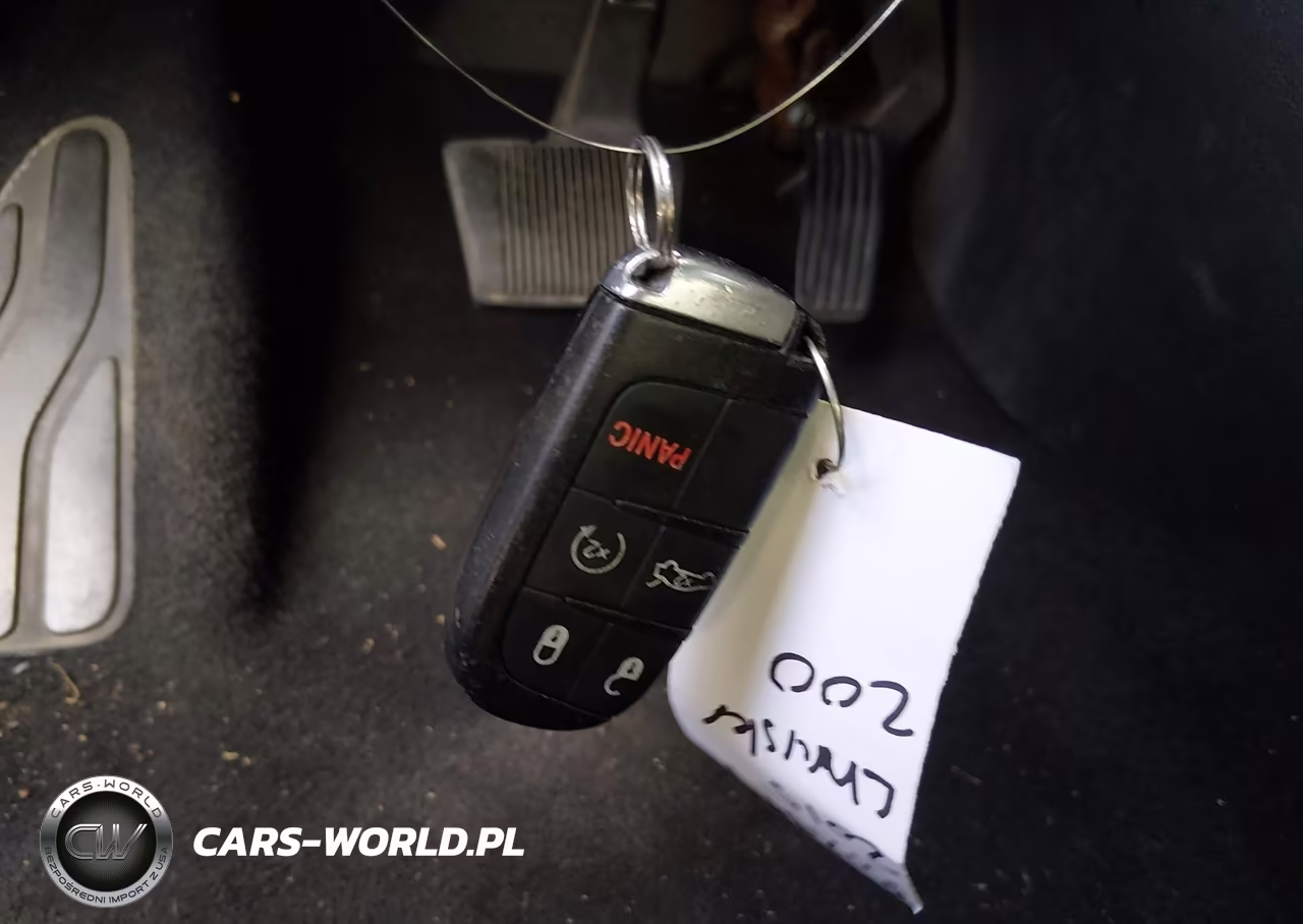 2015 Chrysler 200 S VIN:1C3CCCDGXFN540808 - 11