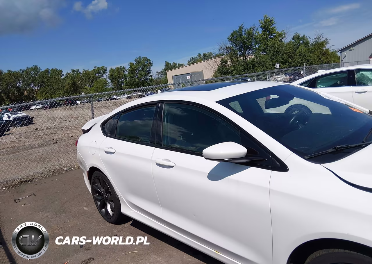 2015 Chrysler 200 S VIN:1C3CCCDGXFN540808 - 13