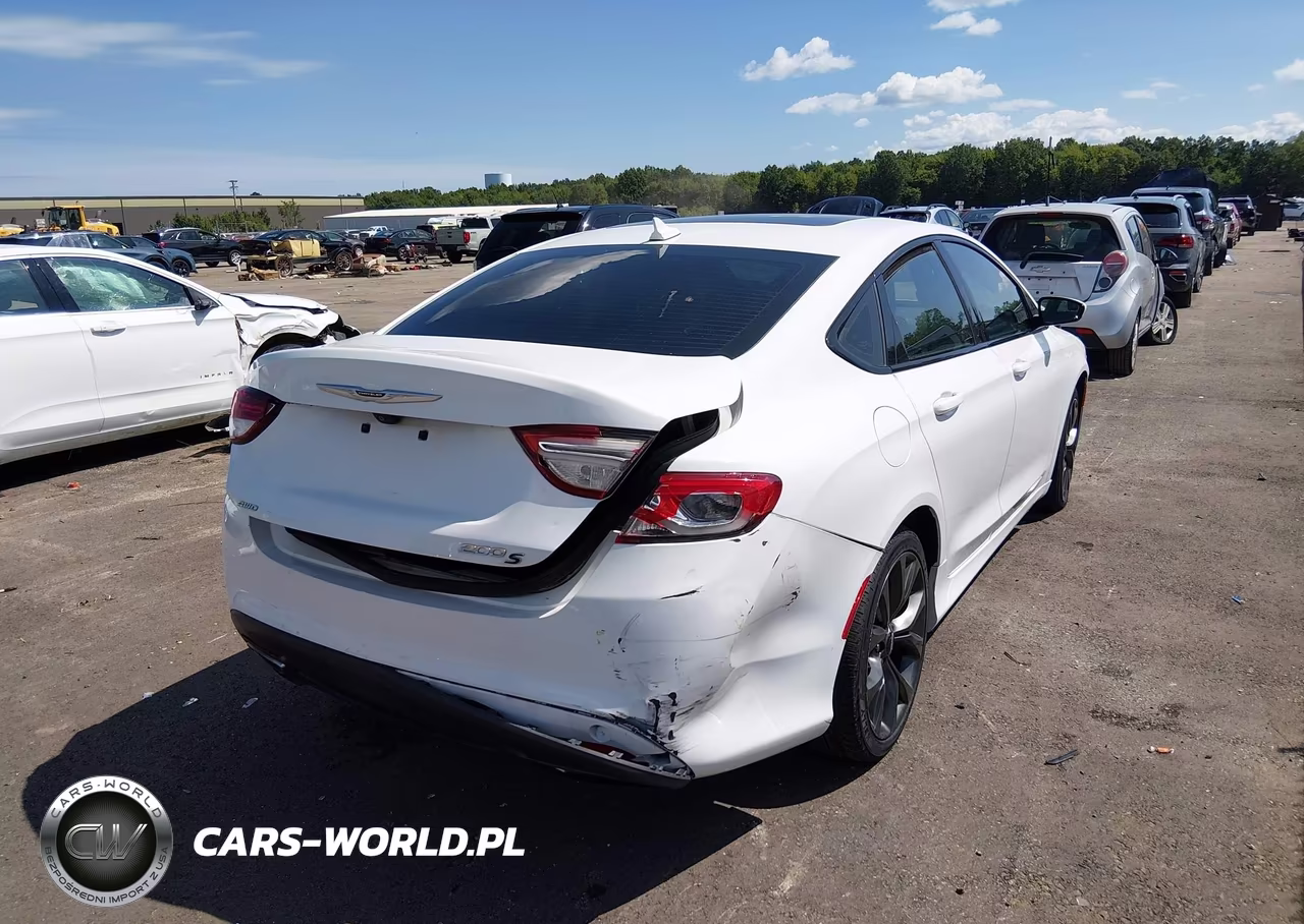 2015 Chrysler 200 S VIN:1C3CCCDGXFN540808 - 4