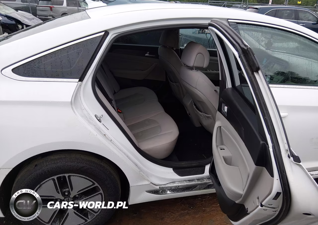 2015 Hyundai Sonata Sport VIN:5NPE34AF1FH085854 - 8
