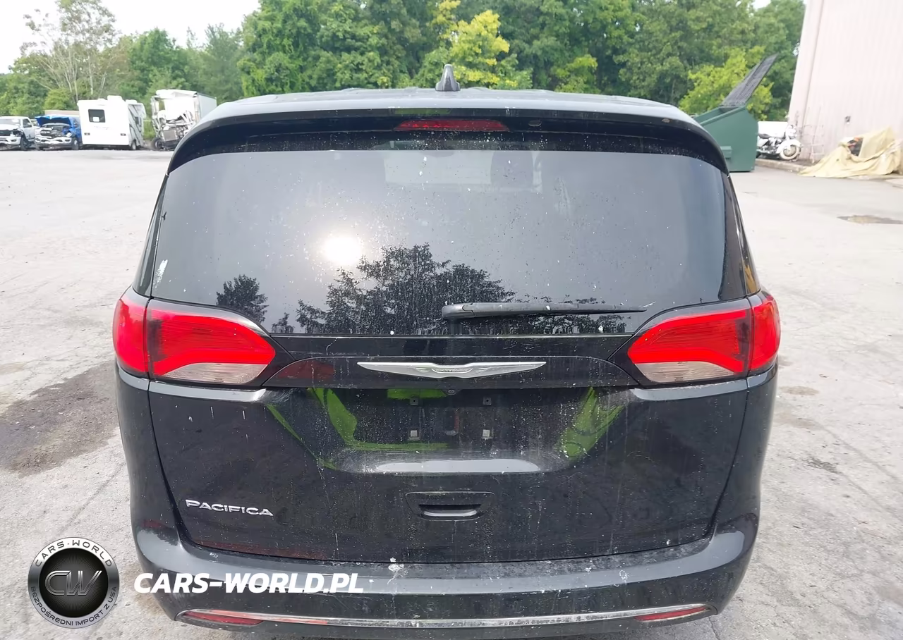 2017 Chrysler Pacifica Touring Plus VIN:2C4RC1BG0HR803455 - 16