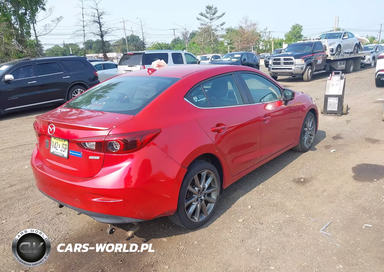 2018 Mazda Mazda3 Grand Touring VIN:3MZBN1W34JM196408 - 4