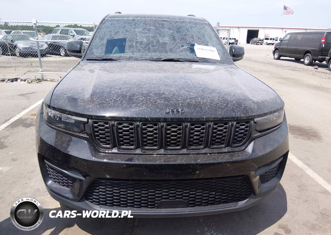 2023 Jeep Grand Cherokee Altitude 4X4 VIN:1C4RJHAG8PC632946 - 12
