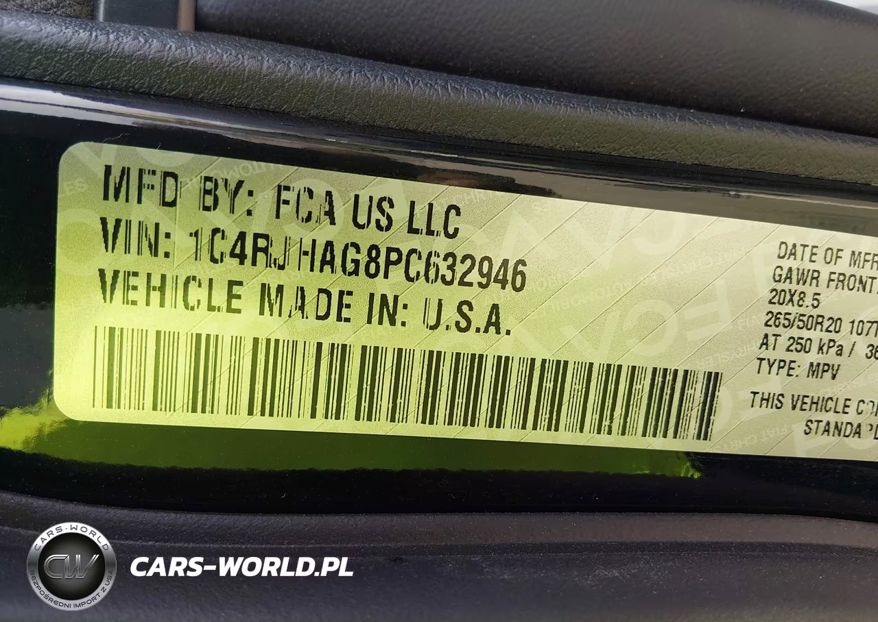 2023 Jeep Grand Cherokee Altitude 4X4 VIN:1C4RJHAG8PC632946 - 9