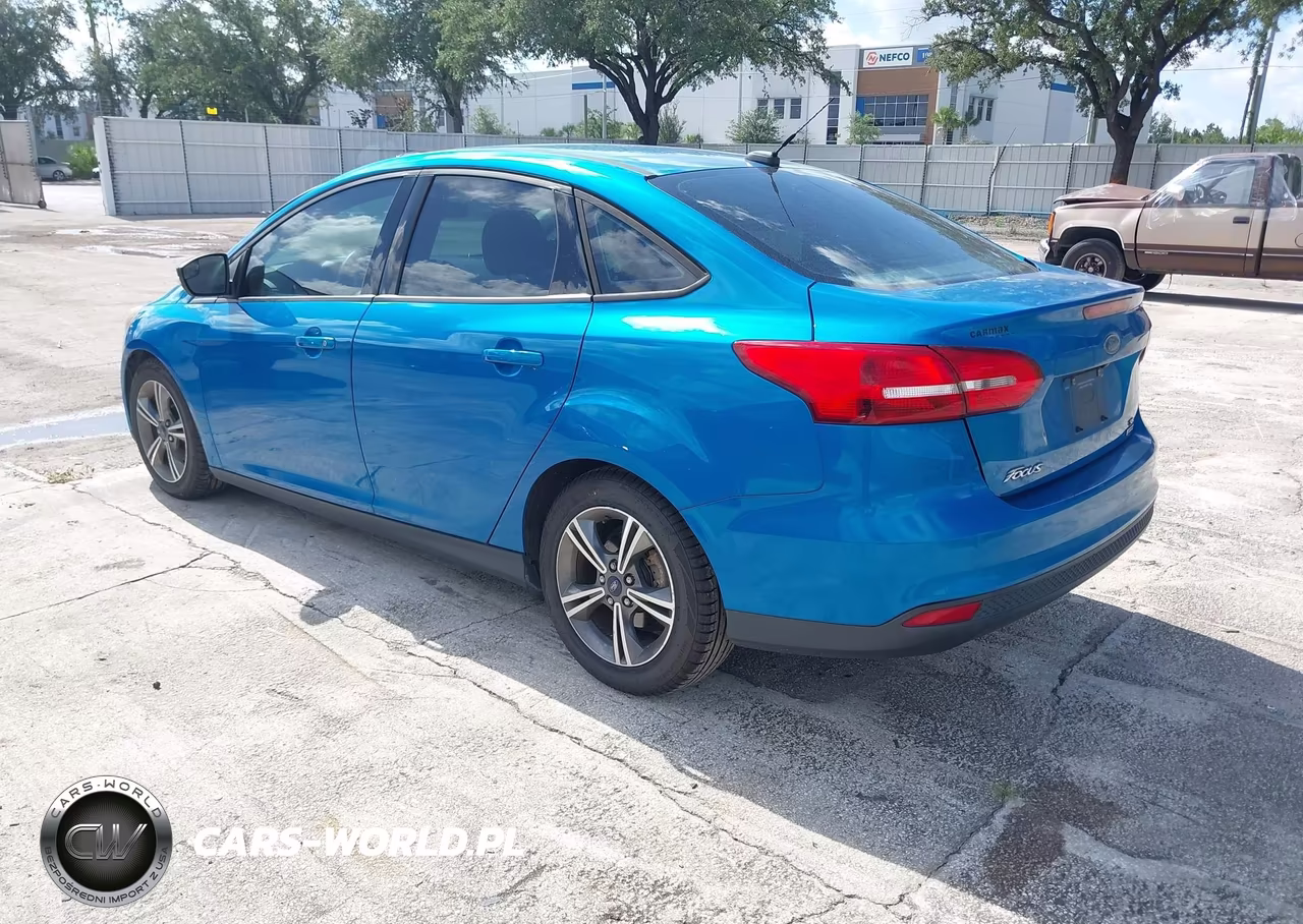 2016 Ford Focus Se VIN:1FADP3FE8GL356289 - 3