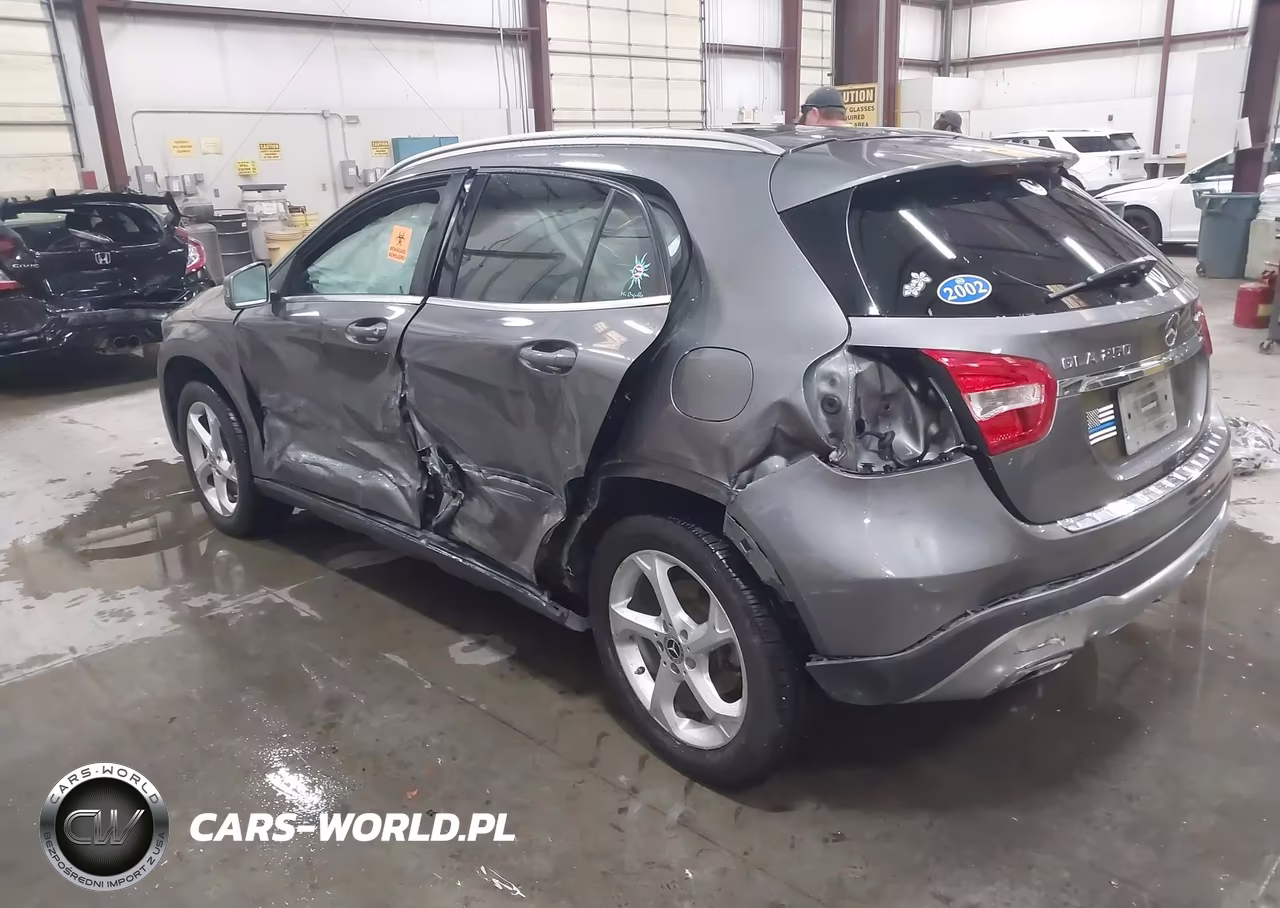 2018 Mercedes-Benz Gla 250 4Matic VIN:WDCTG4GB7JJ380452 - 3